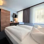 梅拉罗斯·芬·舒酒店 3* 柏林