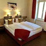 梅拉罗斯·芬·舒酒店 酒店